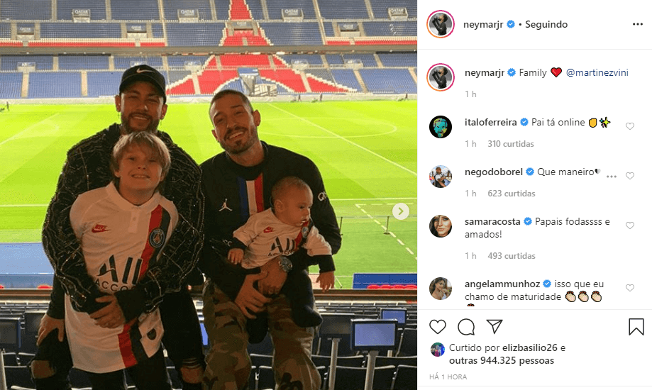 Neymar posou com Vinicius Martinez, Davi Lucca e o pequeno Valentim Neymar posou com Vinicius Martinez, Davi Lucca e o pequeno Valentim