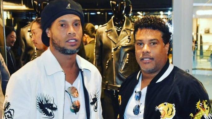 Ronaldinho Gaúcho paga fiança milionária, mas continua preso no Paraguai; valor é impressionante