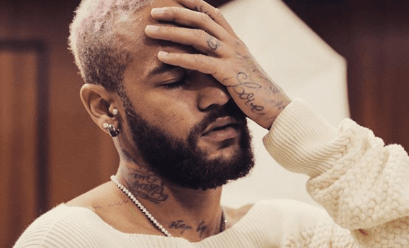 Neymar, após receber mulheres em casa, é crucificado em praça e cria revolta: "Falta de caráter é o seu silêncio"