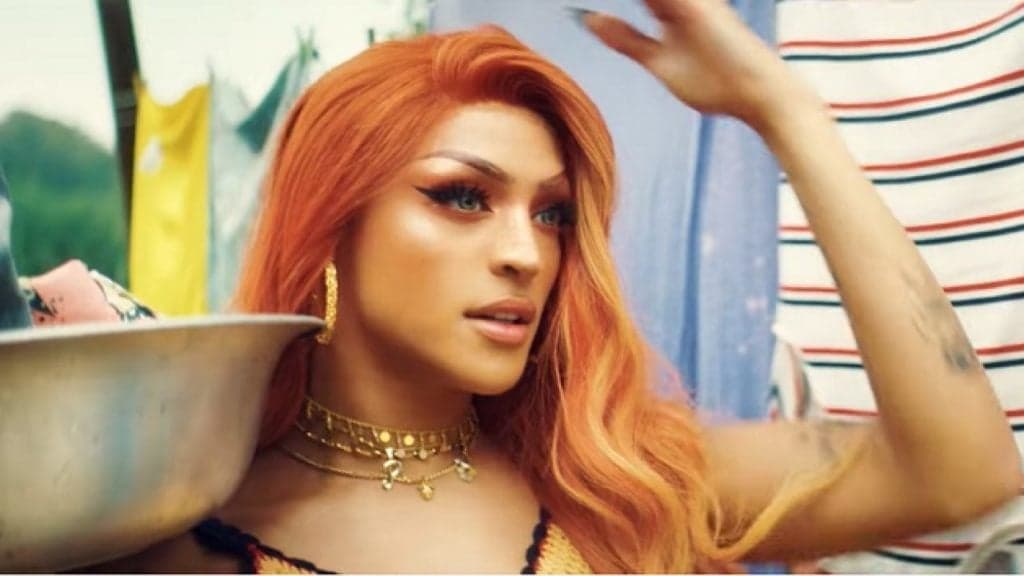 Pabllo Vittar aparece só de cueca e volume imenso explodindo deixa público impressionado