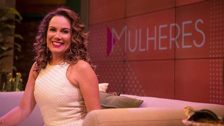A apresentadora no comando do 'Mulheres' (Foto: reprodução) A apresentadora no comando do 'Mulheres' (Foto: reprodução)