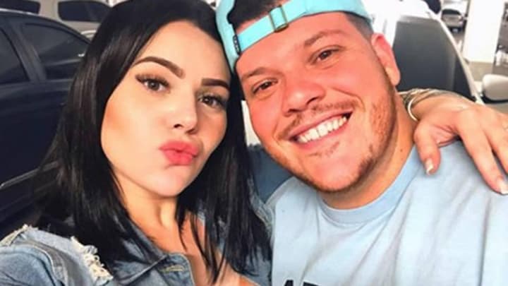 Ferrugem se pronuncia sobre barraco envolvendo esposa e rumores de que abandonou família: “Não se dão bem”