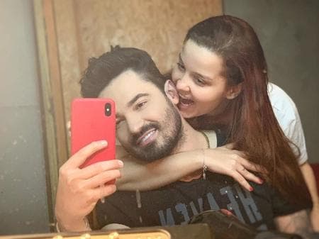 Após separação, Maiara vem à público quebrar pau, desmente fim do namoro e confessa surto: "Dei uma de louca"
