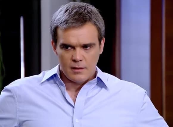 Fina Estampa: René se obriga a voltar para mansão de Tereza Cristina após o filho descobrir segredo cabeludo da ex-mulher; saiba qual