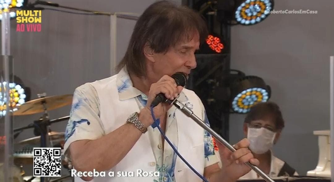 Roberto Carlos faz live promovida pelo grupo Globo (Foto: Reprodução) Roberto Carlos faz live promovida pelo grupo Globo (Foto: Reprodução)
