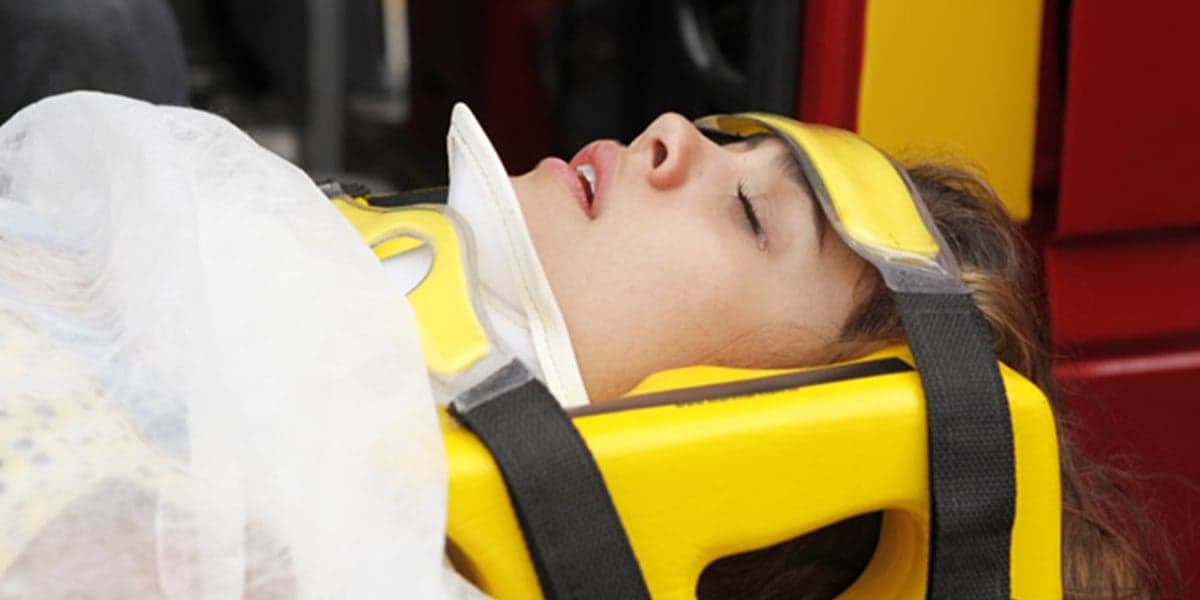 Amália (Sophie Charlotte) fica em estado grave após atentado em Fina Estampa (Foto: Divulgação/Globo) Amália (Sophie Charlotte) fica em estado grave após atentado em Fina Estampa (Foto: Divulgação/Globo)