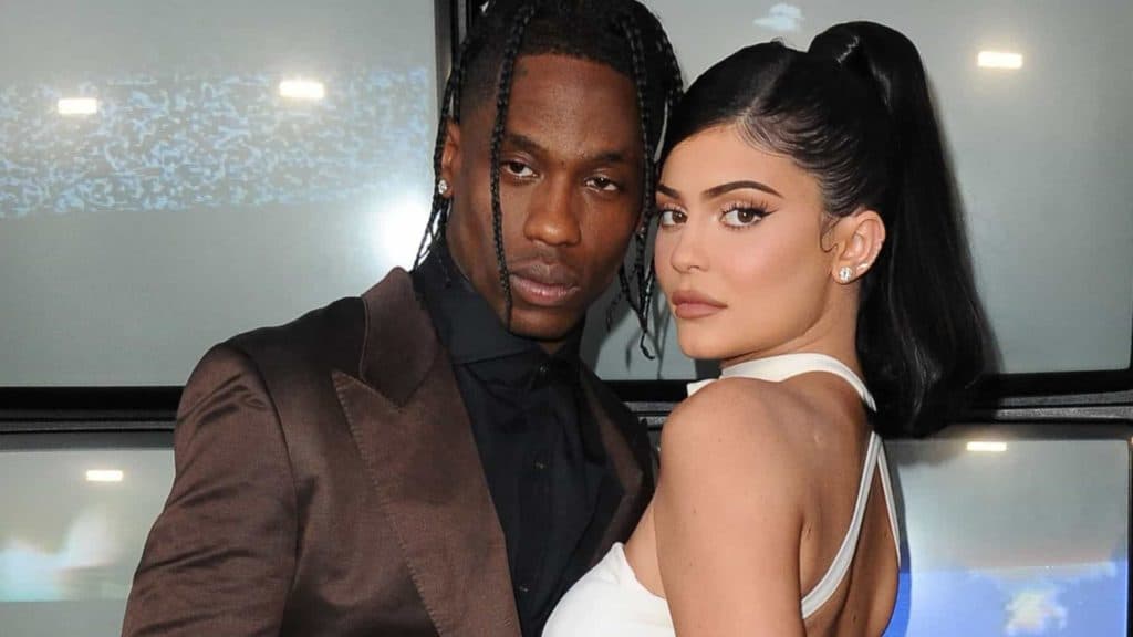 Kylie Jenner e Travis Scott após término, tem retorno anunciado e são flagrados em encontro: "o amor venceu"