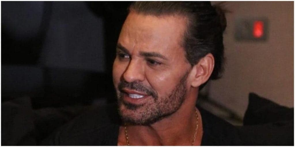 Eduardo Costa pede para mulher tirar a roupa, apresentadora casada responde e público fica assustado: "Não julgo''