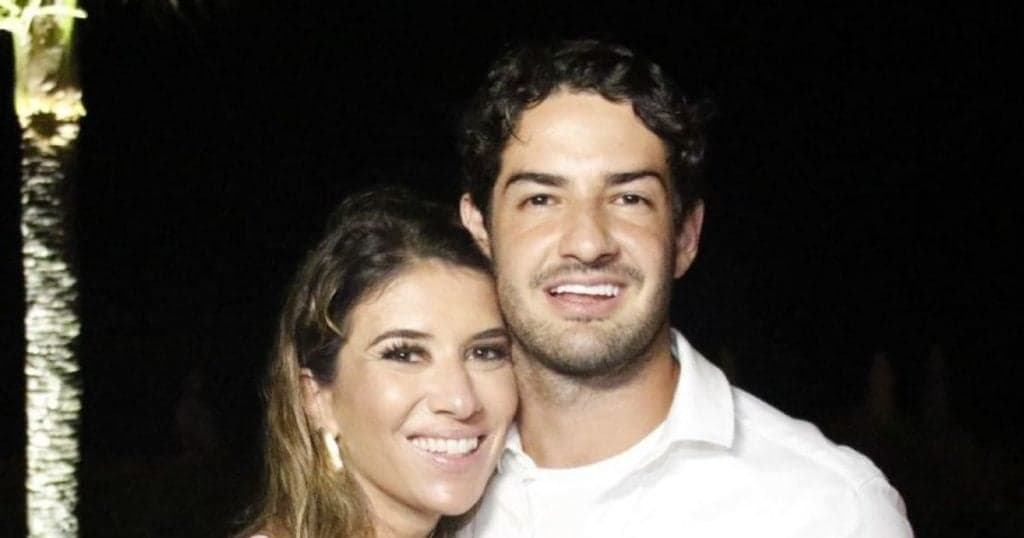 Rebeca Abravanel e Pato se isolam de vez