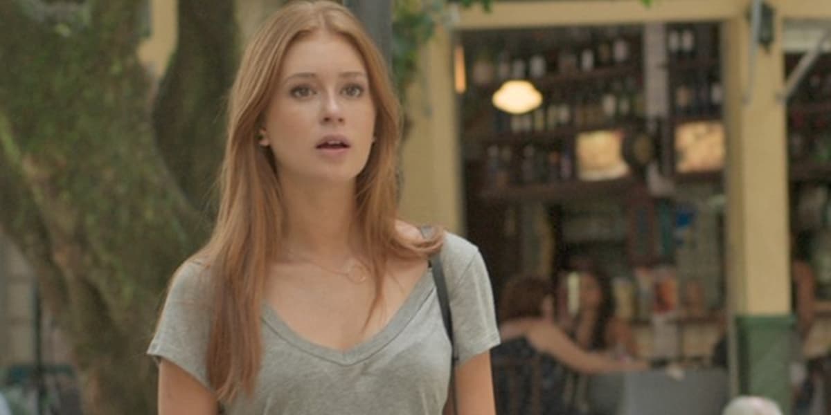 Eliza (Marina Ruy Barbosa) fica assustada ao reconhecer Sofia (Priscila Steinman) em Totalmente Demais (Foto: Divulgação/Globo) Eliza (Marina Ruy Barbosa) fica assustada ao reconhecer Sofia (Priscila Steinman) em Totalmente Demais (Foto: Divulgação/Globo)