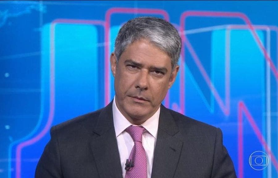 William Bonner deu notícia devastadora no Jornal Nacional (Foto: Reprodução) William Bonner deu notícia devastadora no Jornal Nacional (Foto: Reprodução)
