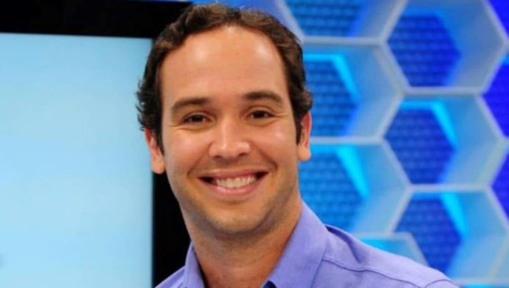 Caio Ribeiro diz ao vivo na Globo que tem 'fetiche em banana' e vira piada entre telespectadores