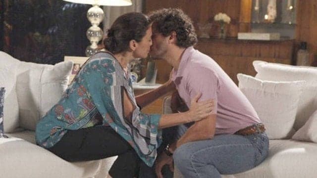 Guaracy e Griselda se beijam em Fina Estampa Guaracy e Griselda se beijam em Fina Estampa