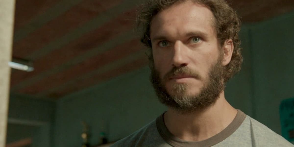 Dino (Paulo Rocha) vai tocar o terror na mocinha em Totalmente Demais (Foto: Reprodução/Globo) Dino (Paulo Rocha) vai tocar o terror na mocinha em Totalmente Demais (Foto: Reprodução/Globo)
