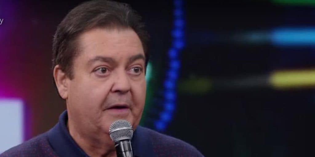 Faustão surge ao lado dos filhos e herdeira secreta do apresentador da Globo chama atenção: "Meu Deus''