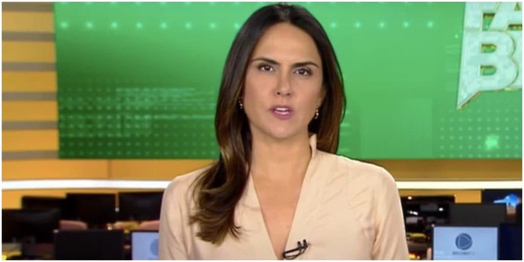 Carla Cecato, do Fala Brasil da Record, solta segredo sigiloso da Record na bancada e se desespera: "Apaga, apaga"