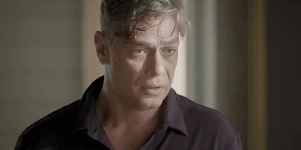Arthur (Fábio Assunção) flagra suposta traição de Eliza (Marina Ruy Barbosa) em Totalmente Demais (Foto: Fabiano Battaglin/Globo) Arthur (Fábio Assunção) flagra suposta traição de Eliza (Marina Ruy Barbosa) em Totalmente Demais (Foto: Fabiano Battaglin/Globo)