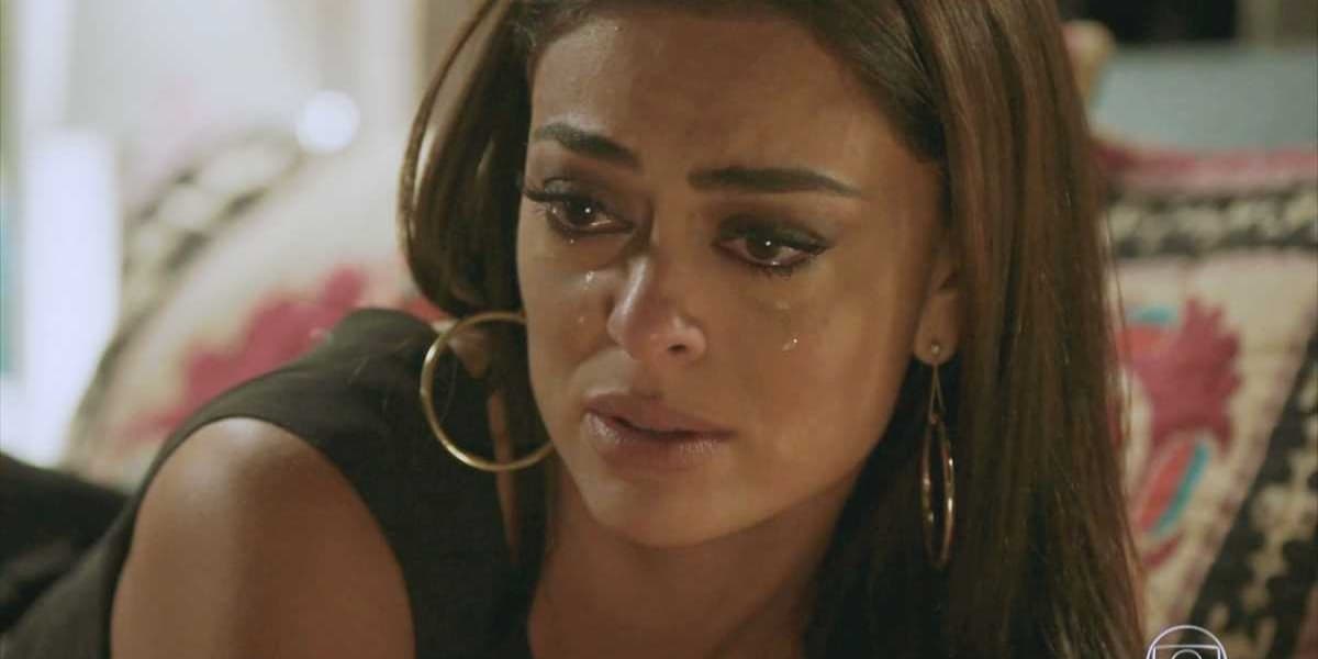 Carolina (Juliana Paes) perde tudo e fica na pior em Totalmente Demais (Foto: Reprodução/Globo) Carolina (Juliana Paes) perde tudo e fica na pior em Totalmente Demais (Foto: Reprodução/Globo)