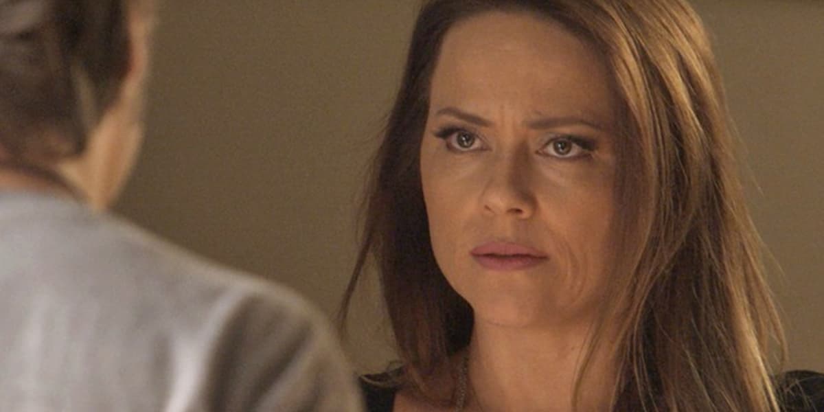Lili (Vivianne Pasmanter) decide terminar o namoro com Rafael (Daniel Rocha) em Totalmente Demais (Foto: Reprodução/Globo) Lili (Vivianne Pasmanter) decide terminar o namoro com Rafael (Daniel Rocha) em Totalmente Demais (Foto: Reprodução/Globo)