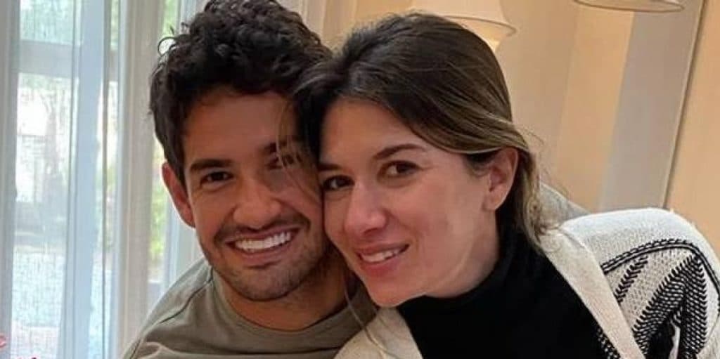Pato mostra possível mensagem subliminar com Rebeca