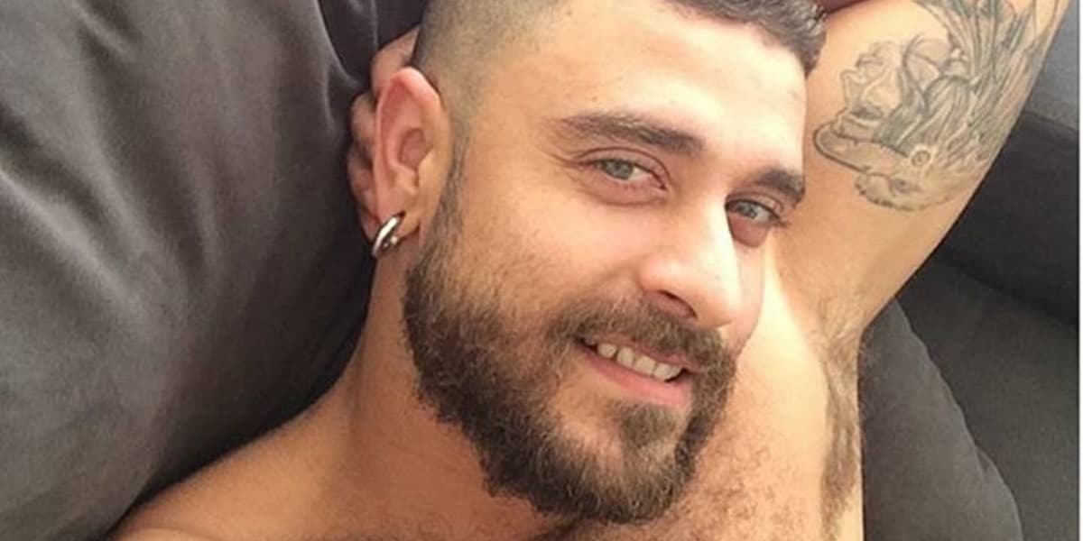 Diogo Nogueira apareceu em vídeo apenas de sunga ao lado de amigos (Foto: Reprodução) Diogo Nogueira apareceu em vídeo apenas de sunga ao lado de amigos (Foto: Reprodução)