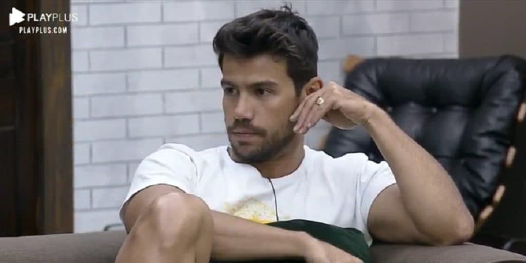 Mariano se queixa de música com Luan Santana