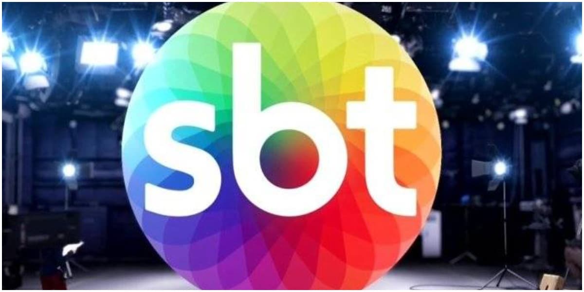 Equipe de reportagem do SBT é agredida ao vivo (Foto: Reprodução) Equipe de reportagem do SBT é agredida ao vivo (Foto: Reprodução)