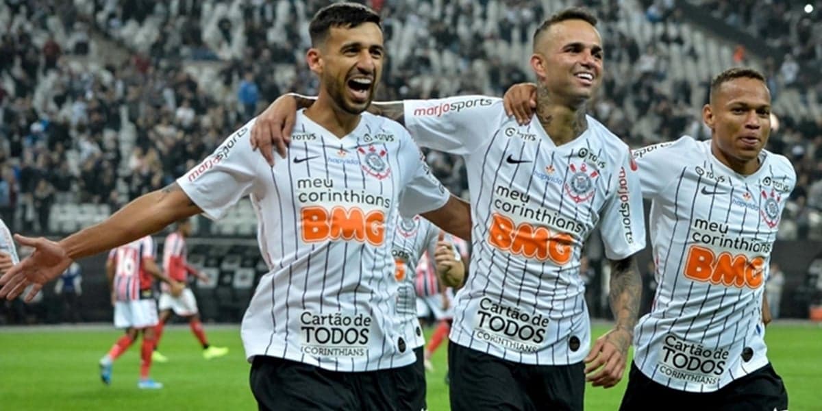 Atletas do Corinthians durante jogo; time paulista será arma da Globo para barrar Libertadores no SBT (Foto: Divulgação) Atletas do Corinthians durante jogo; time paulista será arma da Globo para barrar Libertadores no SBT (Foto: Divulgação)