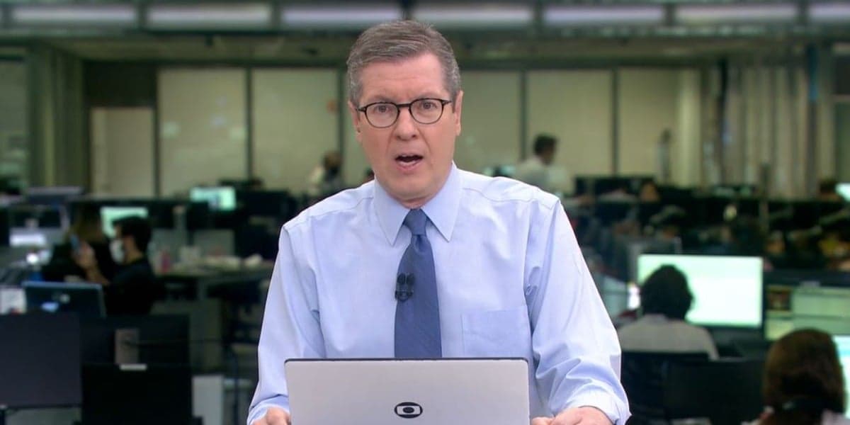 Márcio Gomes cobre as férias de Maju Coutinho no Jornal Hoje (Foto: Reprodução/TV Globo) Márcio Gomes cobre as férias de Maju Coutinho no Jornal Hoje (Foto: Reprodução/TV Globo)