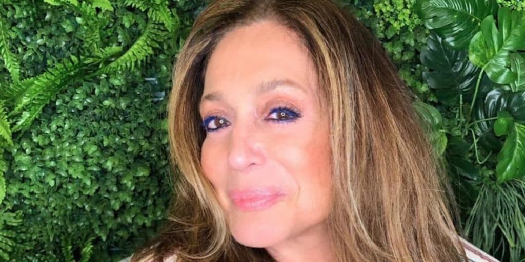 Susana Vieira faz sexo em cabine de avião e tem momentos de prazer nas alturas: "Excitada dentro de um jeans"