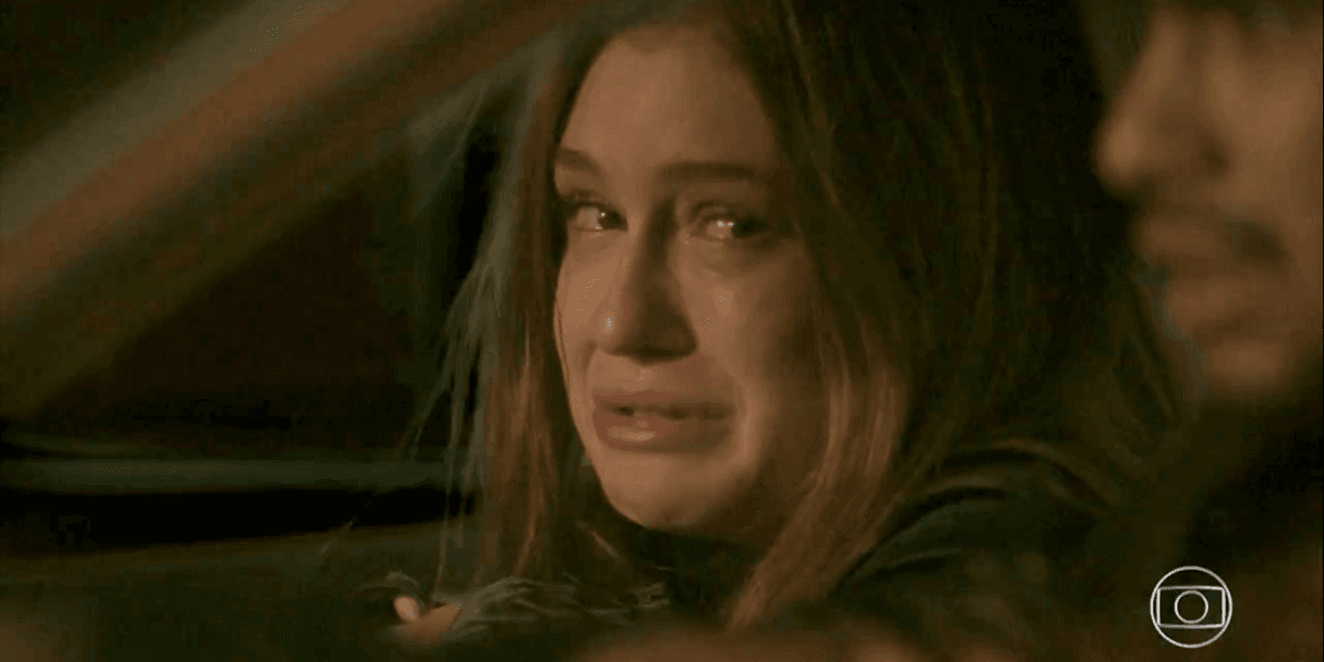 Eliza (Marina Ruy Barbosa) será aterrorizada pelo vilão de Totalmente Demais (Foto: Reprodução/Globo) Eliza (Marina Ruy Barbosa) será aterrorizada pelo vilão de Totalmente Demais (Foto: Reprodução/Globo)