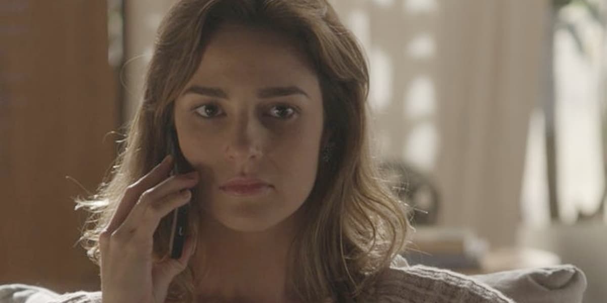 Sofia (Priscila Steinman) arma sequestro de Eliza (Marina Ruy Barbosa) em Totalmente Demais (Foto: Reprodução/Globo) Sofia (Priscila Steinman) arma sequestro de Eliza (Marina Ruy Barbosa) em Totalmente Demais (Foto: Reprodução/Globo)