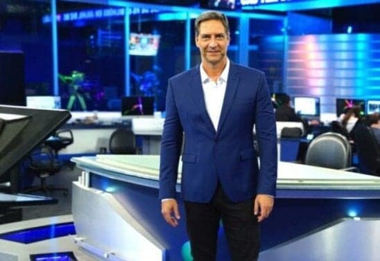 Ernesto Lacombe acabou sendo da RedeTV! - Foto: Reprodução Ernesto Lacombe acabou sendo da RedeTV! - Foto: Reprodução