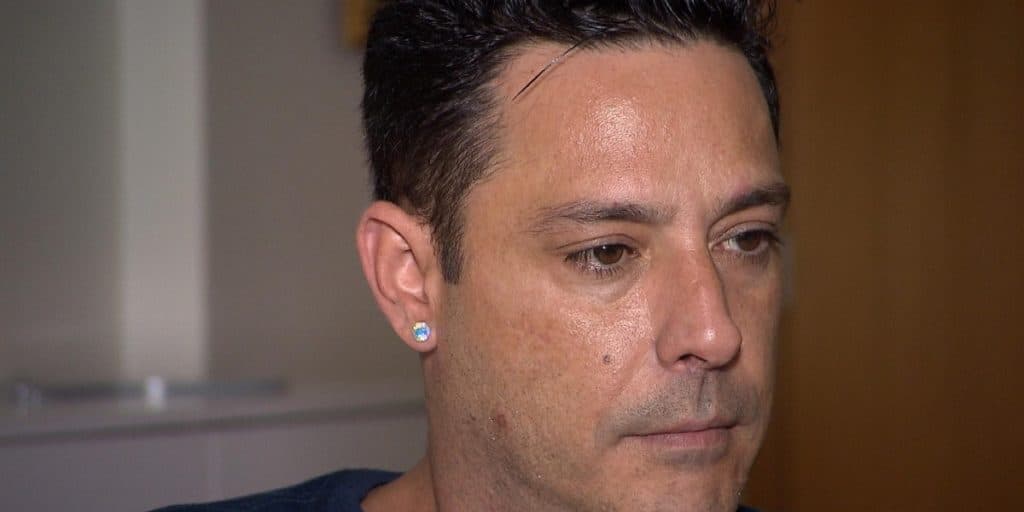 Por onde anda? Cantor Vavá enfrenta terrível vício que está destruindo sua vida e desabafa: “Sem parar”