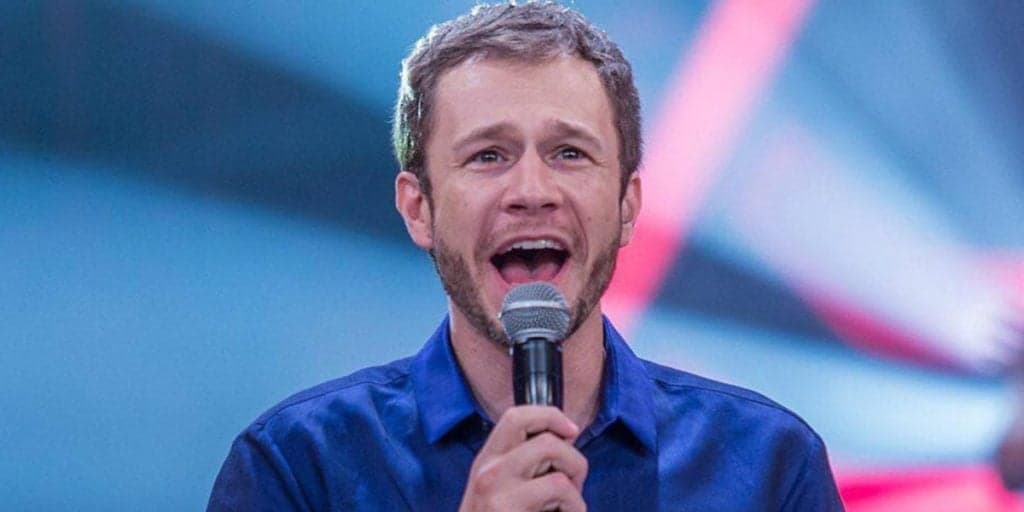 Boninho anuncia celebridades no próximo BBB, diva do SBT aparece na lista e diretor confirma: “Vamos apostar”