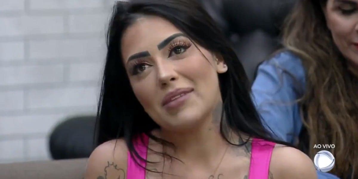 MC Mirella não quer saber de ser amiga de Tays Reis em A Fazenda 12 (Foto: Reprodução) MC Mirella não quer saber de ser amiga de Tays Reis em A Fazenda 12 (Foto: Reprodução)