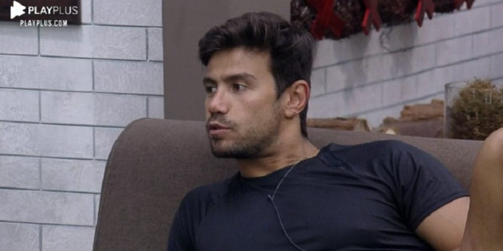 A Fazenda 12: Mariano não se segura e desce a lenha em Mirella: "Estou cansado de explicar"