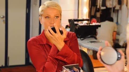 Confirmado! Xuxa pisa nos estúdios da Globo, 5 anos após guerra e demissão da emissora: "Um sonho"