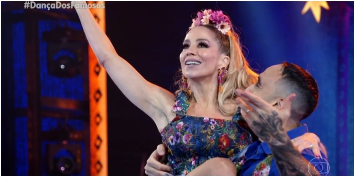 Danielle Winits lidera a Dança dos Famosos - Foto: Reprodução Danielle Winits lidera a Dança dos Famosos - Foto: Reprodução