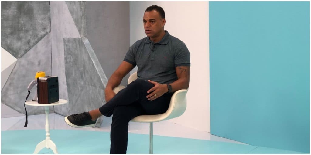 Denilson sofre com deboches no Jogo Aberto