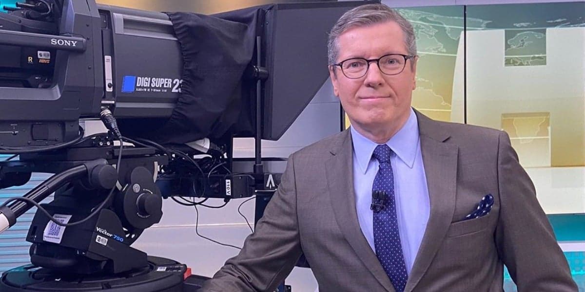 Márcio Gomes nos bastidores do "Jornal Hoje", da TV Globo (Foto: Reprodução/Instagram) Márcio Gomes nos bastidores do "Jornal Hoje", da TV Globo (Foto: Reprodução/Instagram)