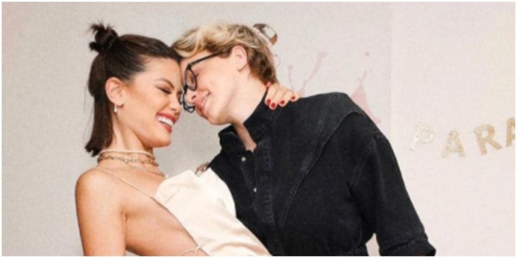 Protagonista gata de Salve-se Quem Puder posta foto com a namorada e faz declaração: "Te amo"