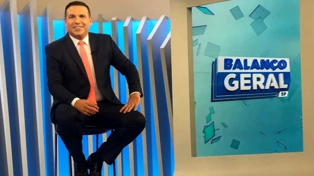 Reinaldo Gottino para programa ao vivo e anuncia contratação de apresentador pela Record
