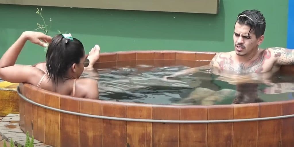 Em “A Fazenda 12”, Biel desabafa sobre gravidez e revolta Tays após escapada embaixo do edredom: “Nós junta”