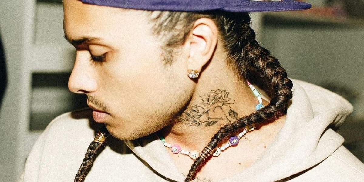 Vitão faz tatuagem de "Flores" em homenagem para Luísa Sonza (Foto: Reprodução/Instagram) Vitão faz tatuagem de "Flores" em homenagem para Luísa Sonza (Foto: Reprodução/Instagram)
