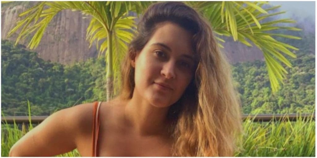 Bia Bonemer, filha de Fátima, detona relação lésbica, põe vestido provocante e parte íntima pula pra fora: “Delícia”
