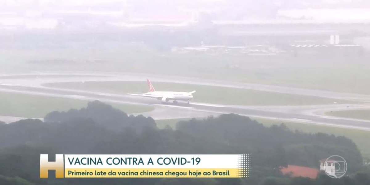 O "Jornal Hoje" falou sobre a chegada do lote de vacinas a São Paulo (Foto: Reprodução/TV Globo) O "Jornal Hoje" falou sobre a chegada do lote de vacinas a São Paulo (Foto: Reprodução/TV Globo)