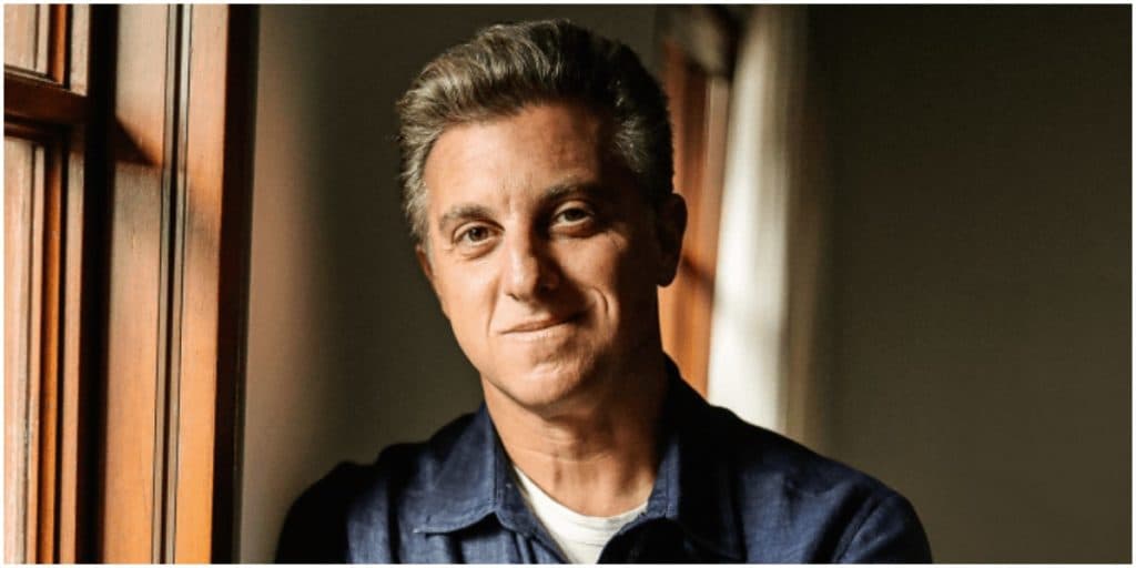 Luciano Huck compartilha charge com mensagem de final de ano