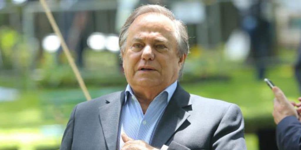 Ronnie Von revela ataque histérico de fã: "Enterrada na minha barriga"