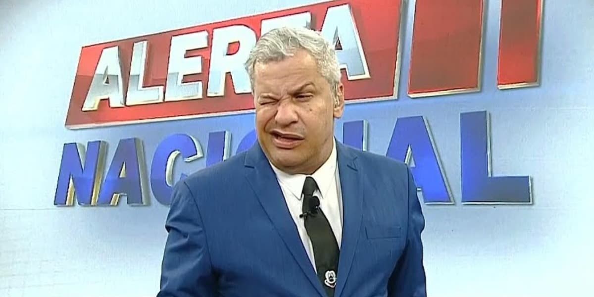 Sikêra Jr do "Alerta Nacional" (Foto: Reprodução/RedeTV!)